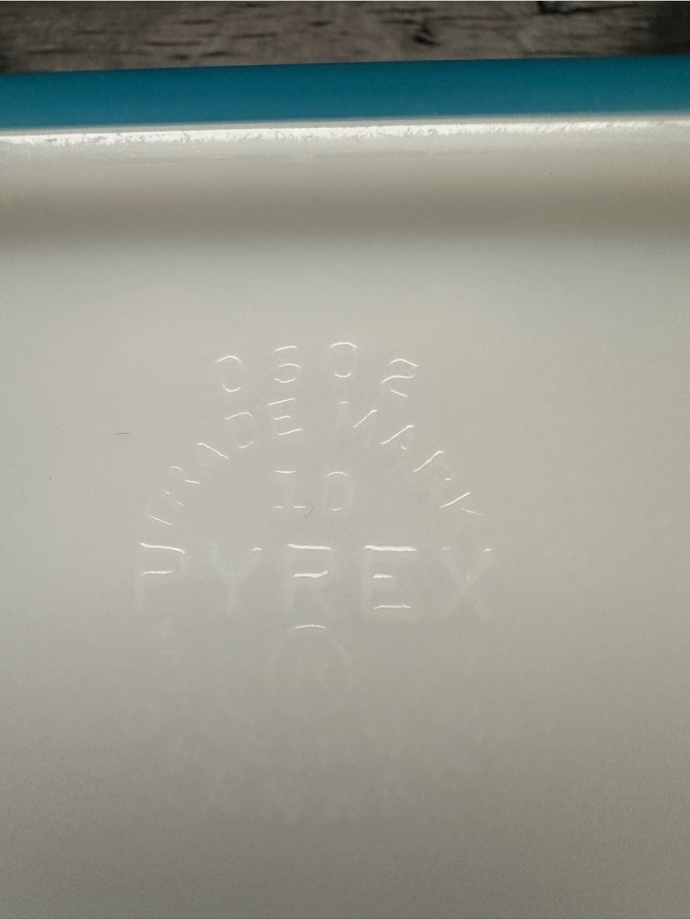 Vintage Pyrex 0502 Blue Refrigerator Dish 1.5 Pt No Lid Primary Blue Fridgie MCM - Picture 2 of 7